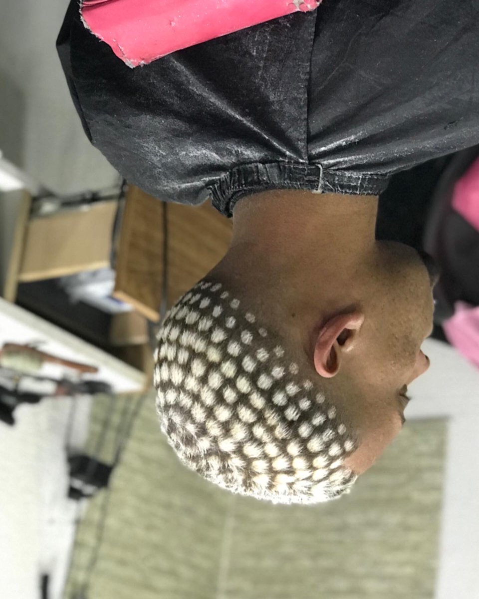 Lcerlk's tweet photo. +2, corte do jaca + reflexo, no melhor dj que nós temos !!! https://t.co/linO6QYoAd