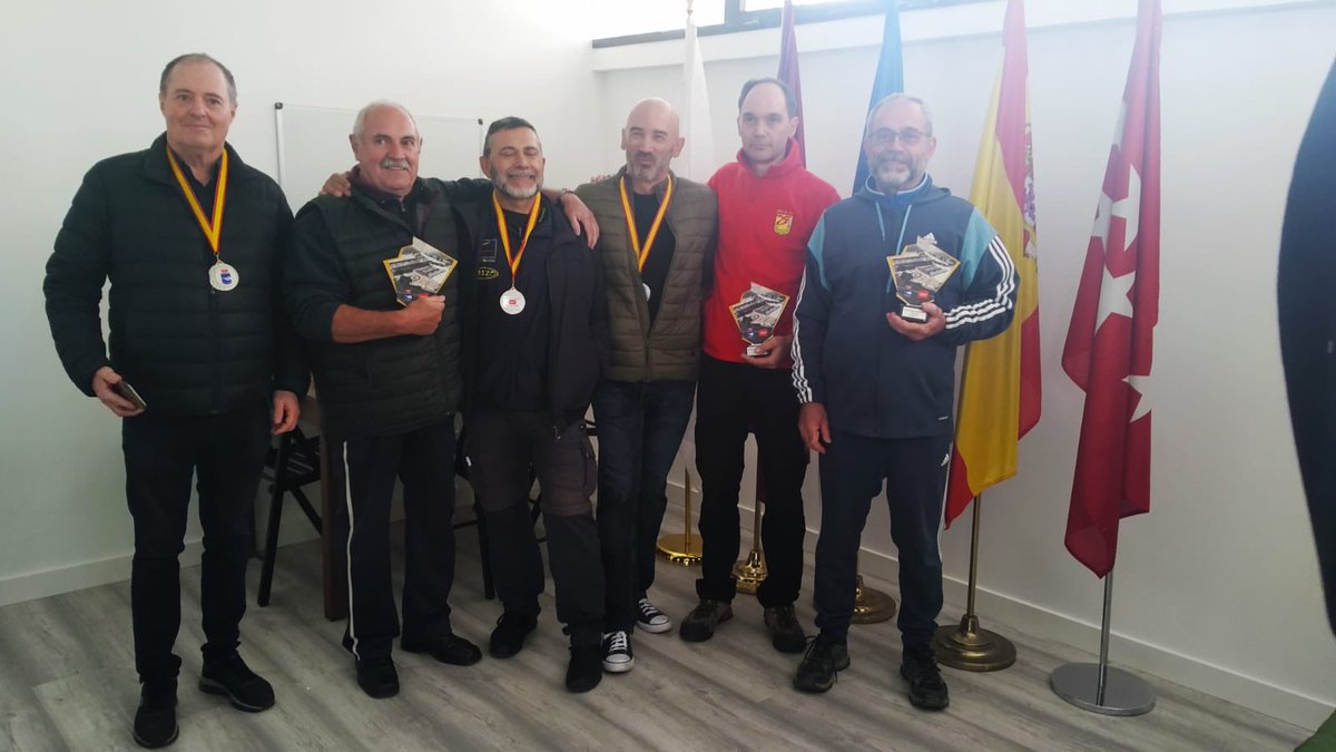 Jose Suárez Campeón de Madrid de carabina .22 50 m miras abiertas, categoria única.!!!
Enhorabuena!!!
