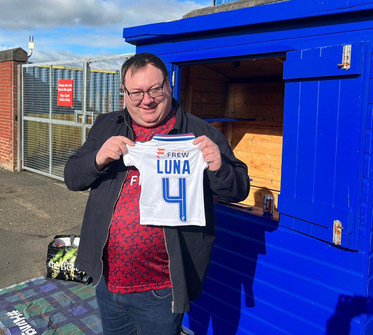 kevin4kl's tweet image. Good luck today @KilmarnockWFC from your newest fan! Hope daddy will bring me to a game soon 💙🤍 #WeAreKillie #SWPL2 @KWFCSC @KirstyM_7 @cathyjamieson @BarrLynn62 @Gem_m1 @KillieTrust @1869Alan