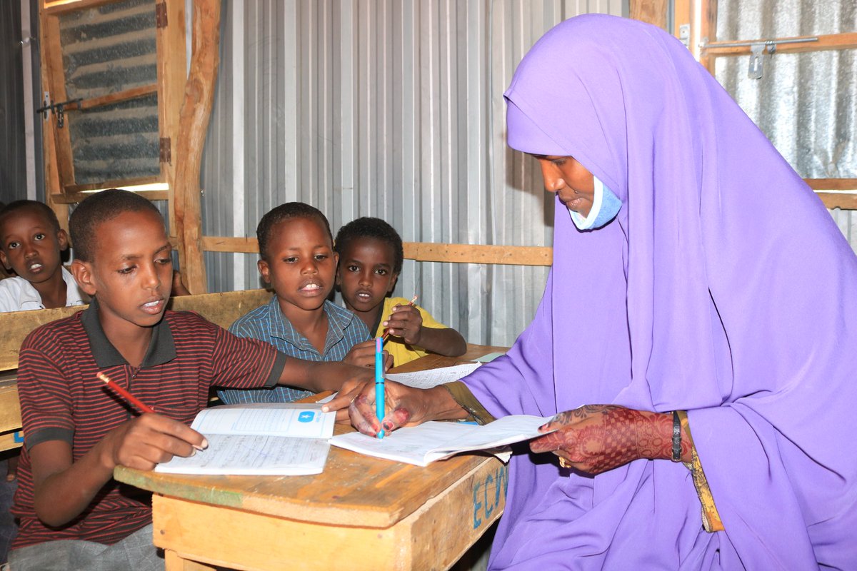 Adamsha75028637's tweet photo. Education has the power to change lives and communities. We're thankful to @ADRA_Somali for their commitment to education and for changing the lives of many children for the better. #ChangingLives  #ThanksADRA https://t.co/DZ0pcsBU48