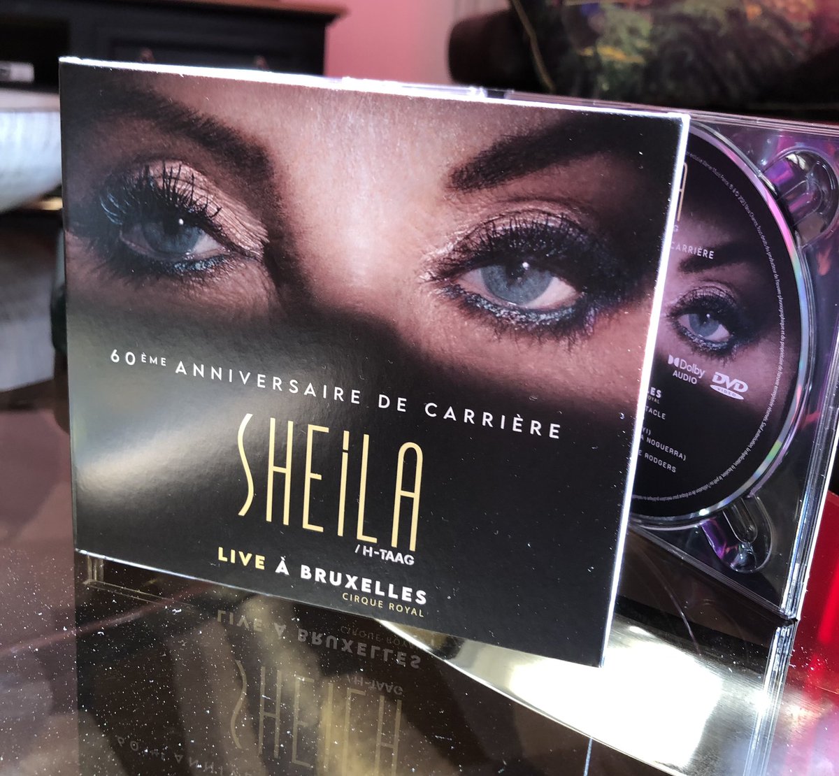 Acheté! 😍
Vivement le 12 novembre. C’est quasiment demain! ❤️
Merci <a href="/Sheilaofficiel/">Sheila</a> et  <a href="/Ludoloco/">Ludovic Barnouin 🍀</a> ! 🤩