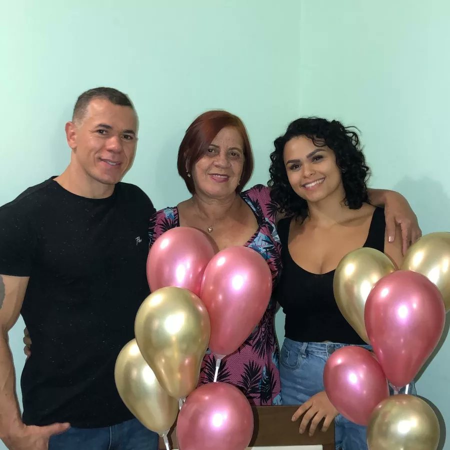 ledabichao's tweet photo. #FelizNiver🎂💕teamo🌟Lucia⚘ ! Vida longa vida com mta Saúde e mto Amor💕⚘ ! https://t.co/Fm72GMCA1T