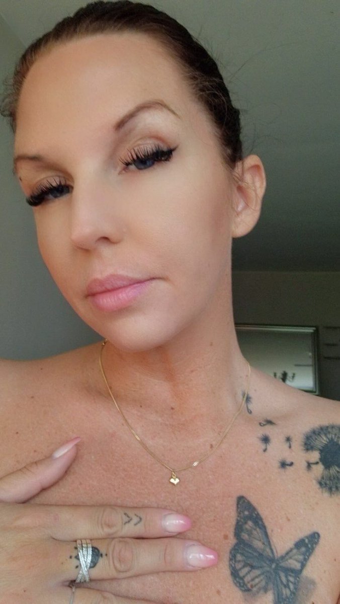 amanda_smite's tweet photo. Would you buy me a coffee at Starbucks if I paid in another way? 😋 https://t.co/TlDoaJpsuB