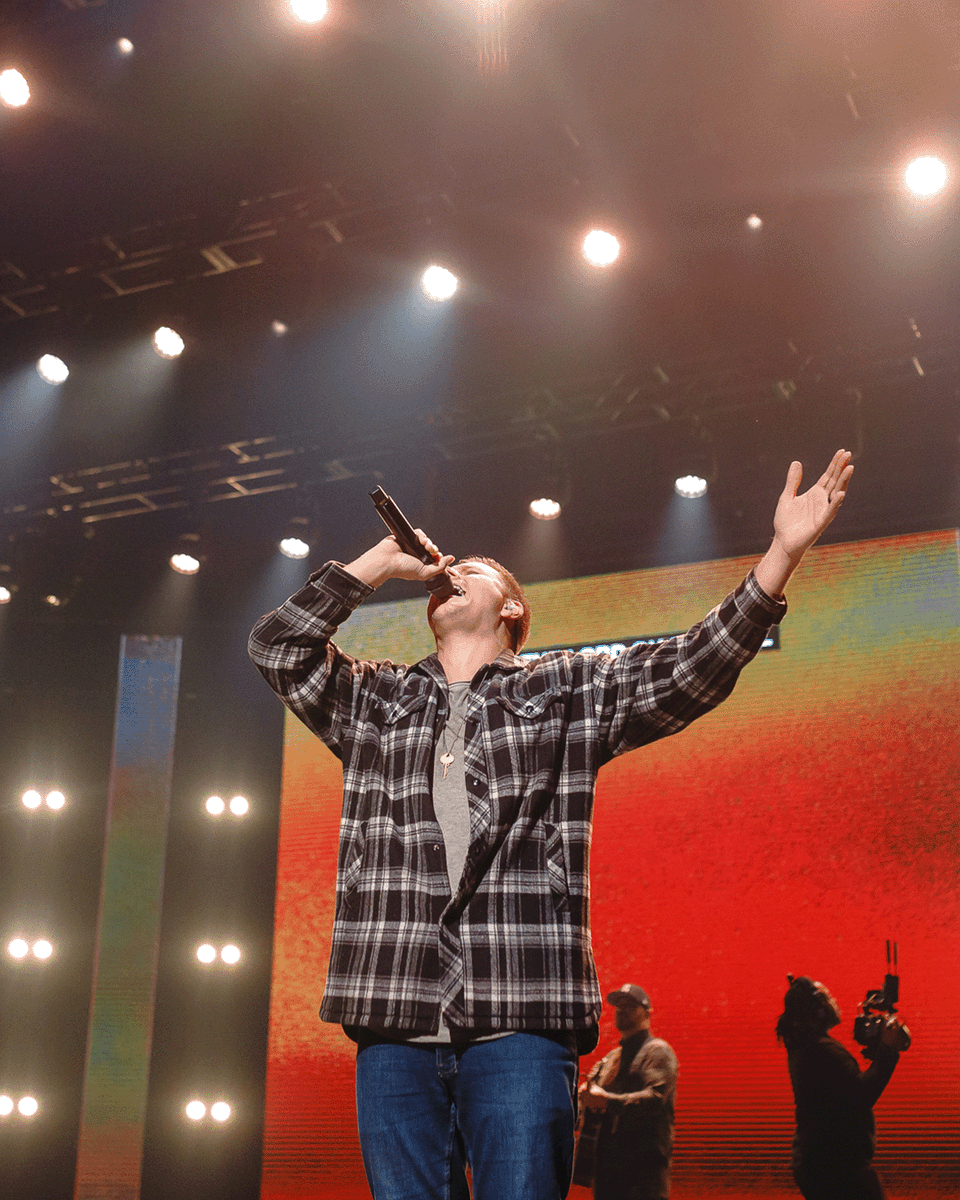 athenschurch's tweet image. Wake up – it’s Sunday! Here’s what you can expect this morning:

🎶 Worship with Jordan, Amy, Justin, &amp;amp; Gabby
💭 Part 2 of #HonestToGod with @clayscroggins
❤️ Find out how you can LOVE through #AthensILoveYou 

See you soon!