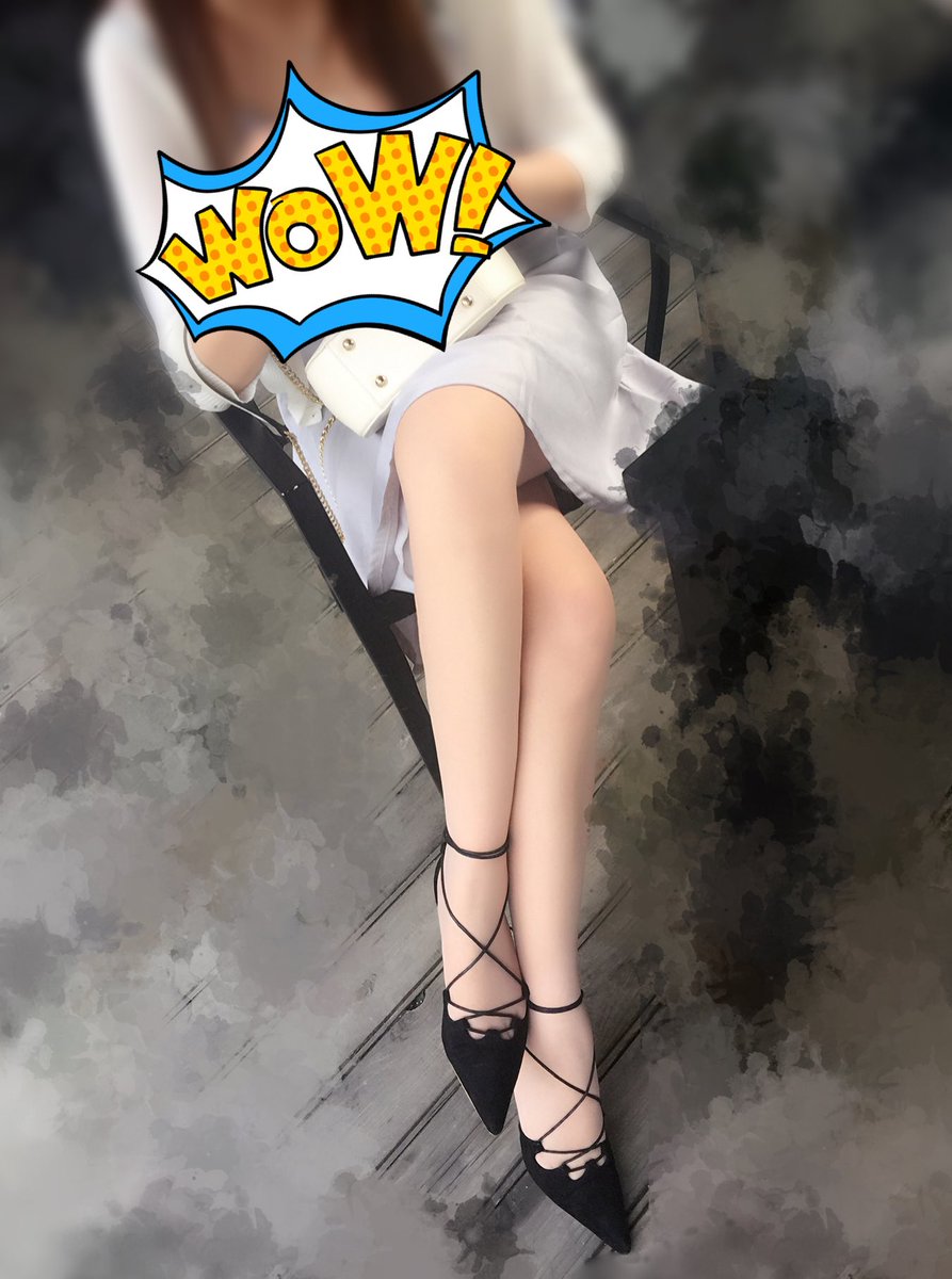 据说以前有一痴情男子，给异地的女友写了700多封信，最后女友成功嫁给了，邮递员。。。
所以不要扯那些没用的，陪伴最重要，每天除了干活就是干老婆。 https://t.co/trgd0hm2Ql