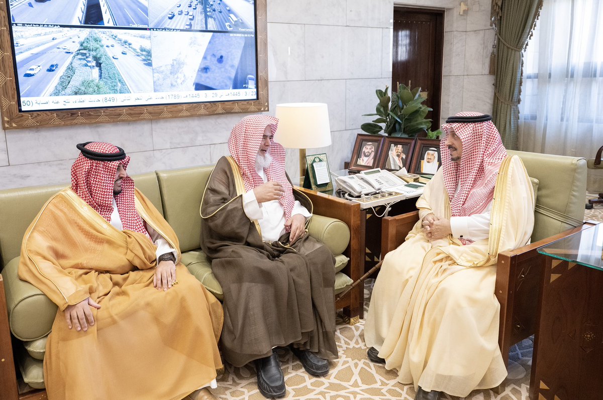 emara_alriyadh's tweet image. سمو الأمير فيصل بن بندر يدشن تطبيق &quot;ريان وبيان&quot; لتعليم القرآن الكريم للنشء.

riyadh.gov.sa/#/home/news-de…

#إمارة_الرياض