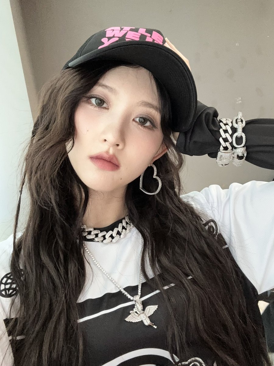 이번주도 다이브랑 함께해서 해피했어요💖

#IVE #아이브 #GAEUL #가을
#1stEP #IVEMINE
#Eitherway #OfftheRecord #Baddie