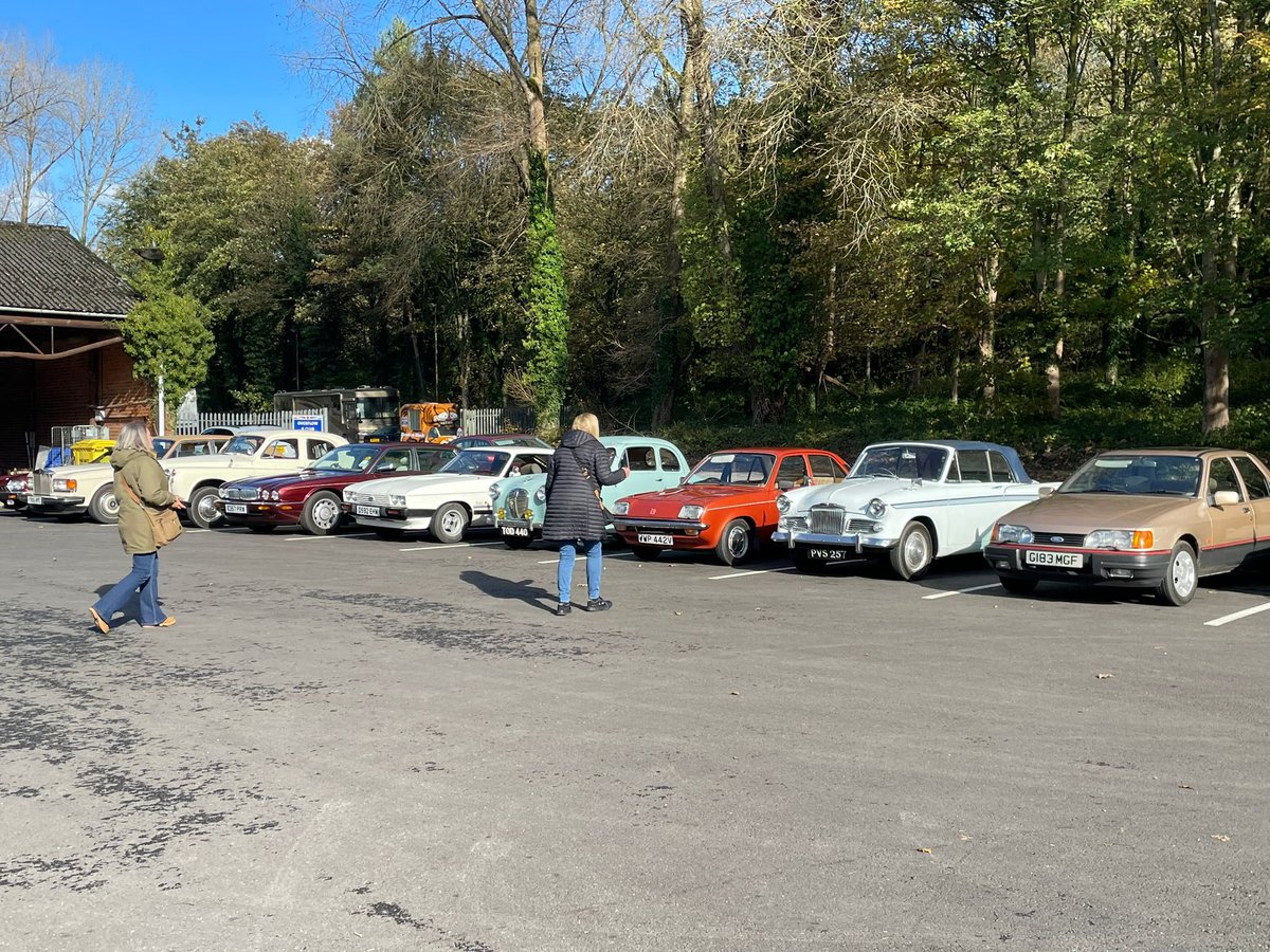 Great to see the Drive Dad’s Car fleet out in the sunshine ☀️😎 and plenty enjoying their #drivingexperiences today!

💧🌧️ What a difference a day makes?! ☀️😎

#classiccars #derbyshire #daysout  #giftideas