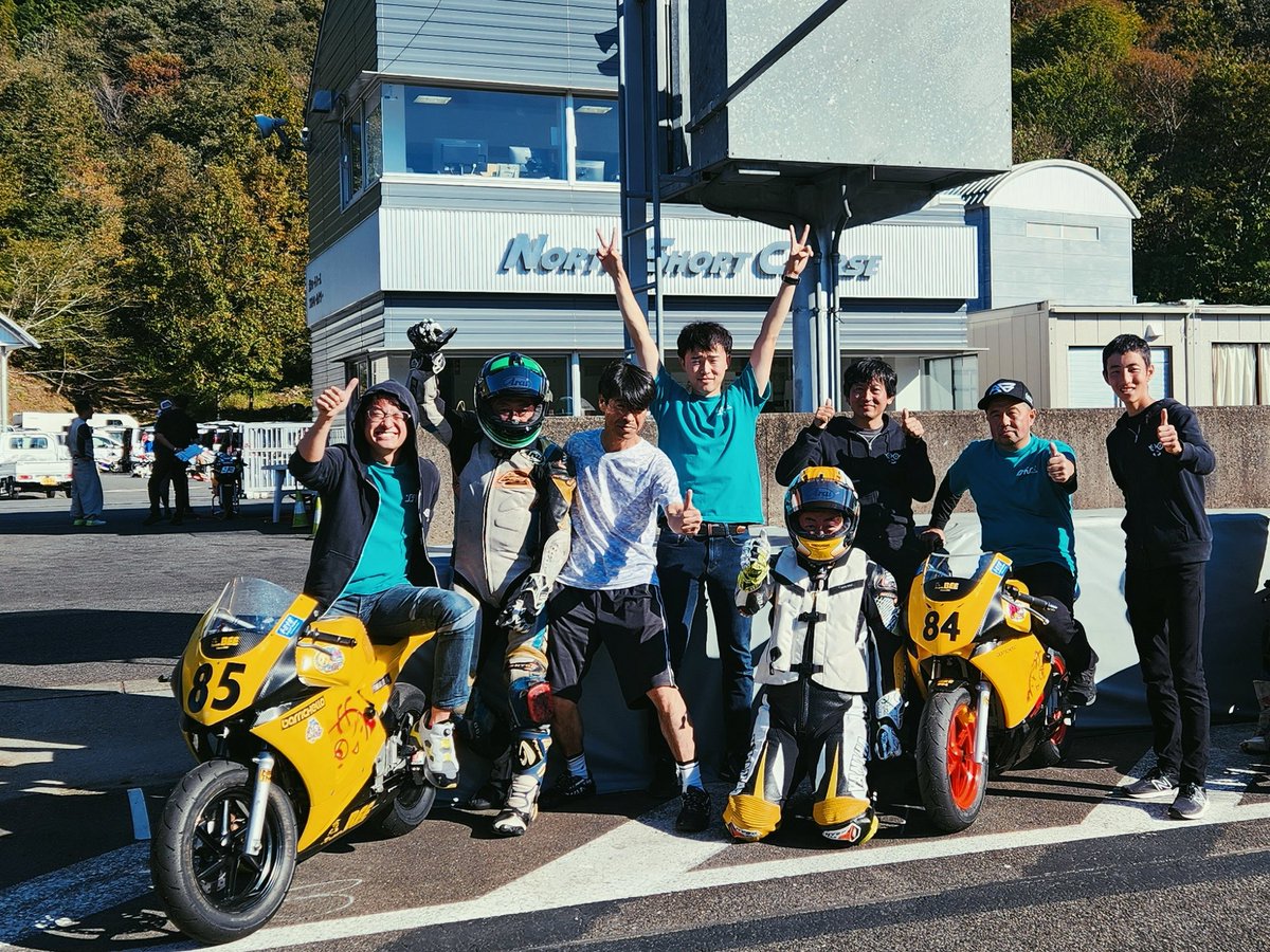 kenkenchannel_'s tweet image. もて北最終戦お疲れ様でした！！！
#TEAMBEE #TEAMけんけん 
#モビリティリゾートもてぎ
#ミニバイク #耐久レース