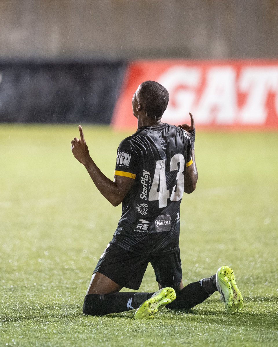 ¡GRANDE ANGELO 🔥⚽️!

Nuestro juvenil Angelo Gudiño, autor de un GOLAZO apenas en su segundo partido en la <a href="/LPFpanama/">LPF TIGO</a>. 

#EstoEsCAI 🖤💛