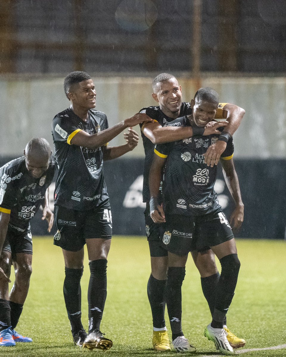 CAIPanama's tweet photo. ¡GRANDE ANGELO 🔥⚽️!

Nuestro juvenil Angelo Gudiño, autor de un GOLAZO apenas en su segundo partido en la @LPFpanama. 

#EstoEsCAI 🖤💛 https://t.co/Ls2p0aXBqQ