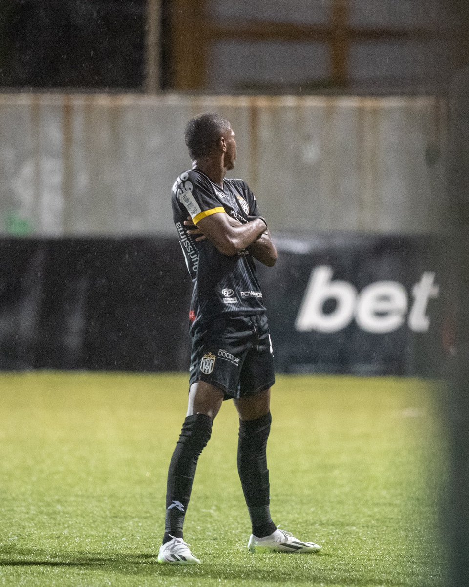CAIPanama's tweet photo. ¡GRANDE ANGELO 🔥⚽️!

Nuestro juvenil Angelo Gudiño, autor de un GOLAZO apenas en su segundo partido en la @LPFpanama. 

#EstoEsCAI 🖤💛 https://t.co/Ls2p0aXBqQ