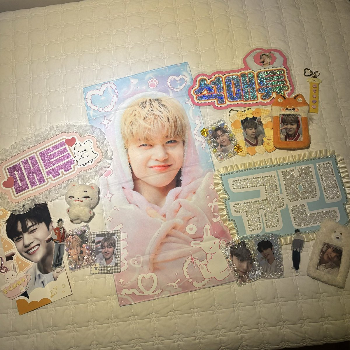 pupu_bm's tweet photo. ｳﾘ ｷｵｸ ｵﾃﾞｨ?旅 in 釜山🩷🩵🧡
ほんとに記憶ないくらい一瞬で過ぎ去って気づいたら飛行機乗ってた😵‍💫🌀🎶
次はしっかりゼベワン目に焼き付けようね😇🪽
一緒に行ってくれてありがとう❕❕❕ https://t.co/8T3xvGjg7e