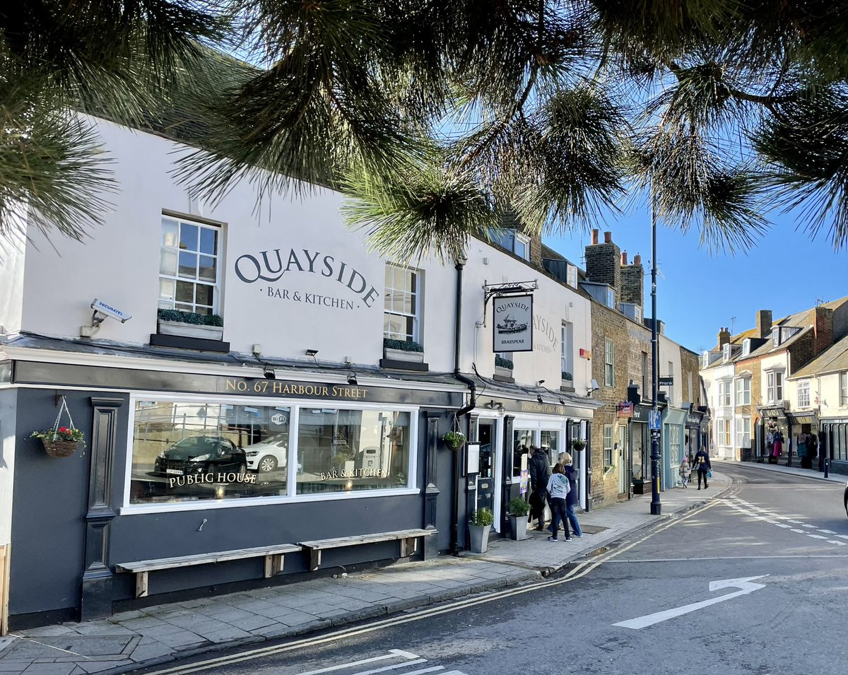 WhitstableMan's tweet photo. Had a few beers in Quayside Pub last night … cracking refit … great beer &amp; fabulous food… Live Music 

#whitstable #goodpub #local https://t.co/pPIg9luSVY