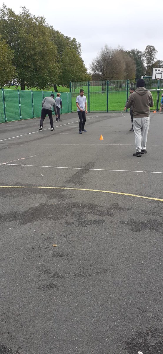 ASFAP5's tweet photo. Nice to see some local residents enjoying a beautiful game of cricket in the park with their friends this Sunday morning! 🏏 https://t.co/lUU6E8WDCt