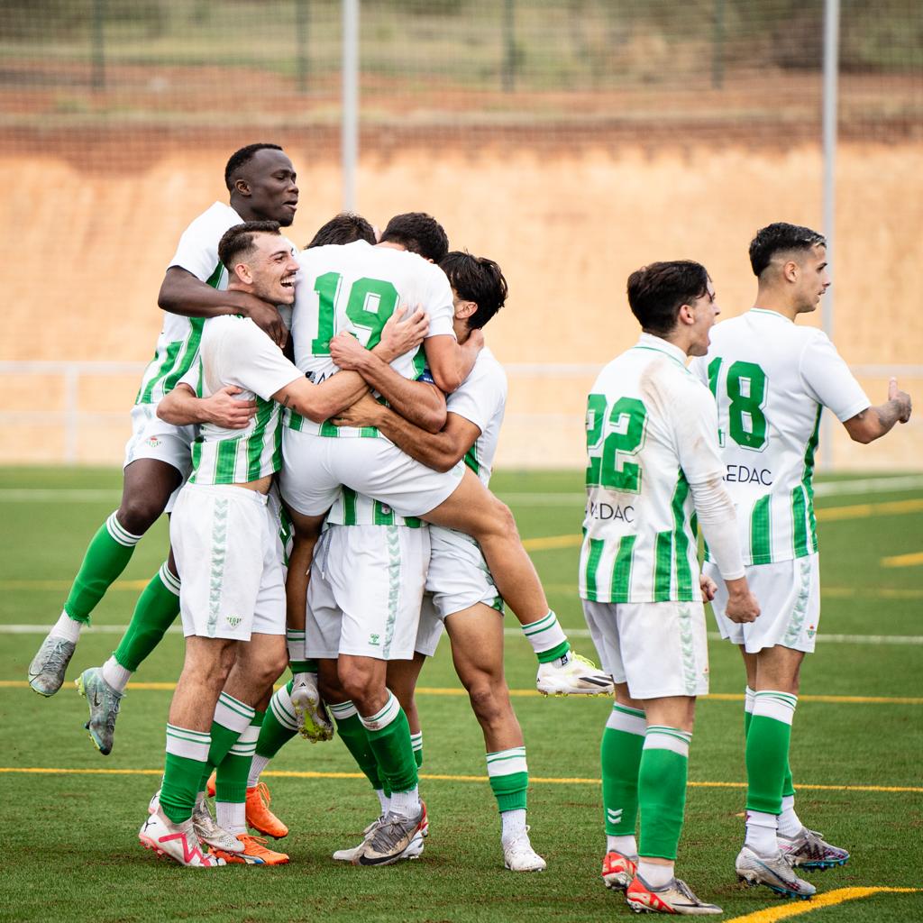🏆 Segunda Andaluza Sénior
🆚 #BetisC 2-1 La Liara Balompié
⚽ Escudero y Dani Romero

#CanteraBetis