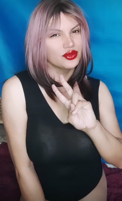 Obrigada a todos pelo carinho!! E quem ainda n&atilde;o me segue por aqui, Twitch, Instagram, YouTube: LaraMistress Seja<a href="/tag/selfie"class="tags"><span>#selfie</span></a><a href="/tag/kiss"class="tags"><span>#kiss</span></a><a href="/tag/lovely"class="tags"><span>#lovely</span></a><a href="/tag/mistress"class="tags"><span>#mistress</span></a><a href="/tag/transisbeautiful"class="tags"><span>#transisbeautiful</span></a>