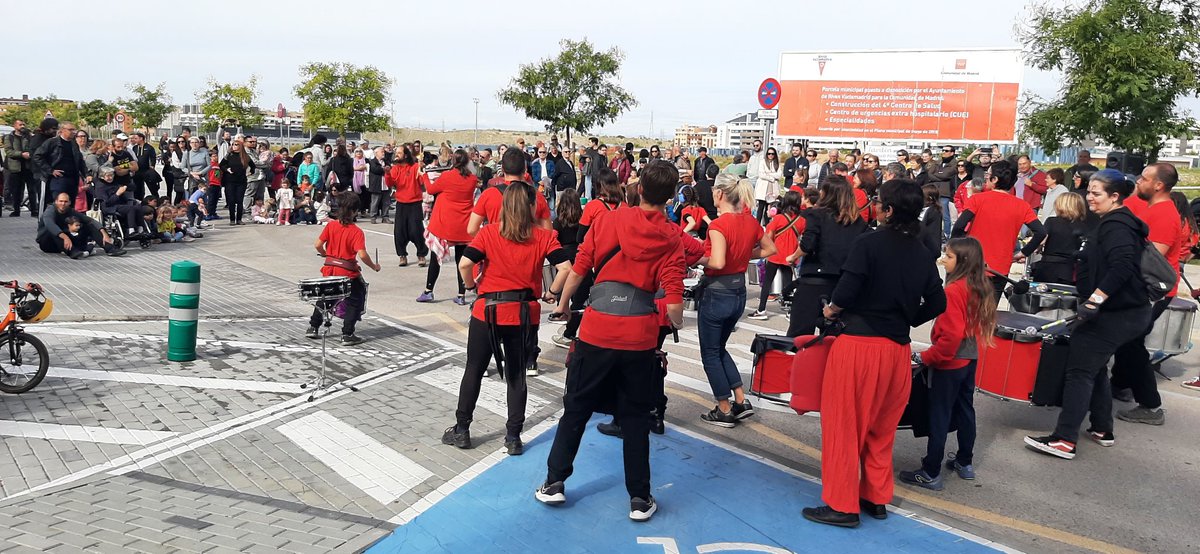 Volvemos a concentrarnos para exigir a la <a href="/ComunidadMadrid/">Comunidad de Madrid</a> la construcción del tan necesario #CuartoCentrodeSalud en #Rivas plantando un Jardín por la #SanidadPública
Ya han pasado cinco años desde la cesión de la parcela en #BarriodelaLuna #SanidadNoSeVende #SsnidadSeDefiende