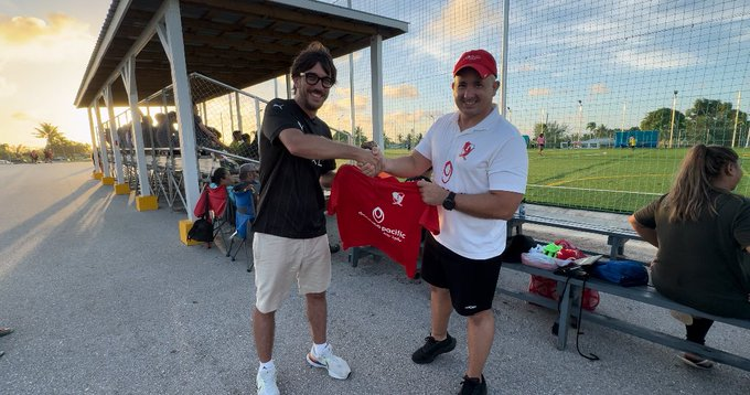¿Te crees que no hay mercado de #Fichajes?

Víctor Romero, <a href="/Futbolconkarma/">Víctor Romero</a>, ficha por el Paire FC de Islas Marianas del Norte. Tu suerte será la nuestra, compañero.