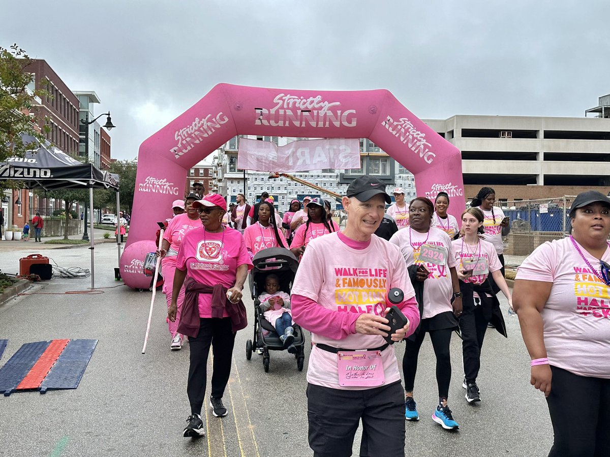 bcbssc's tweet photo. Our employees went #Pink4Prisma last weekend to help raise money and awareness for breast cancer research. 
 
Since launching in 1991, the Walk for Life event has raised more than $11.6 million for breast cancer research and programs. https://t.co/PQtqeqOYue