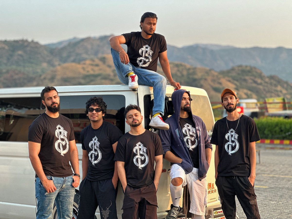 thepindiboyz's tweet photo. G A N G   U P https://t.co/v3qB0sd0zk
