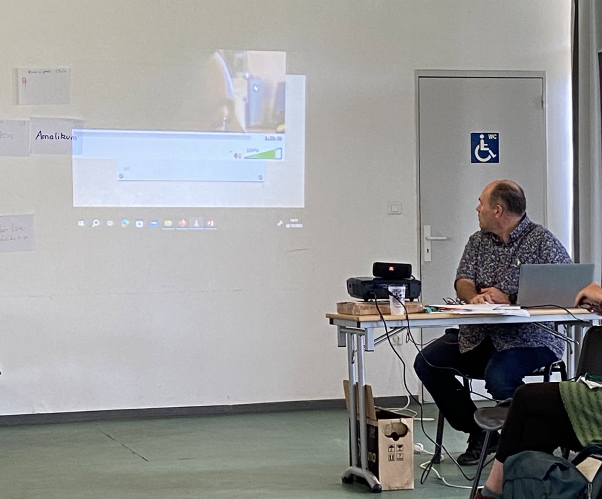 Stage <a href="/icem_34/">Icem_34</a> à Anduze <a href="/ConnacSylvain/">Sylvain Connac ▶️🐘</a> présente une genèse des pédagogies de la #coopération en introduction du stage après le conseil du matin et le repas coopératif. <a href="/PierreCieutat/">Cieutat</a>