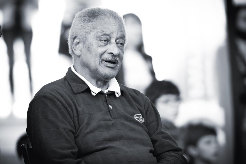 Notre peine est immense et les mots nous manquent…

Hier nous avons dit en revoir au plus grand. Maître Marthe nous a quitté 🤍

Nos pensées vont à son épouse, ses filles et sa famille. 

Respect au Maître, honneur aux armes 🙏

Merci pour tout Roger…