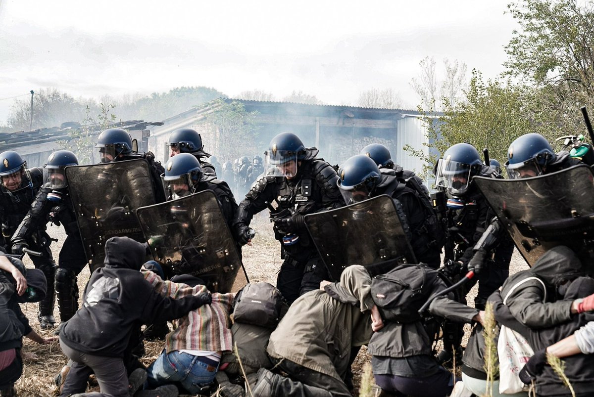 Les Soulèvements de la terre tweet media