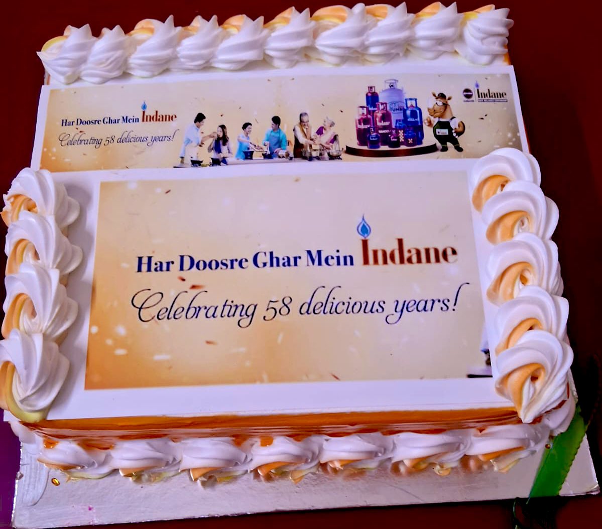 IoclAgraIDO's tweet photo. #HarrDinAapkiSewaMein Celebrating 58th Indane Day at Mainpuri under Agra B with a sweet promise to deliver LPG #All7DaysDelivery #IndaneDay @ChairmanIOCL @DirMktg_iocl @EDLPGIOCL @ioclupso2 https://t.co/BSe9GWhmqL