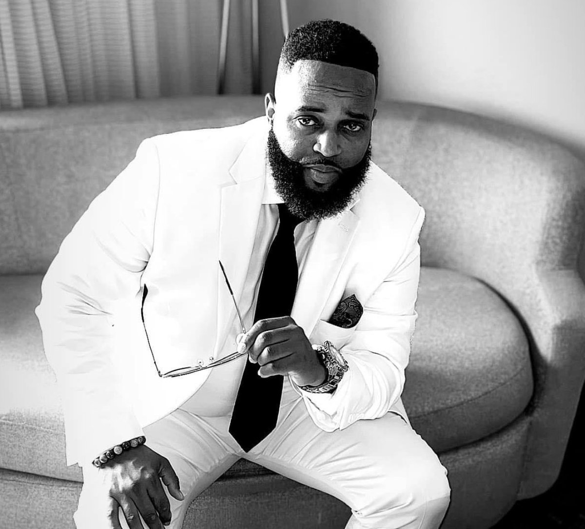 DaveQuinonesNYC's tweet photo. My Bro Pastor "Jason Hendrickson"  @jasonhendrickson is really out here in these clubs with this dance song "The Goodness Praise Break" #goodnesspraisebreak - From NYC to the world!!! My dude... I know you know this but I have to say it... you're following in the footsteps of the greats!! The Clark Sisters, Mary Mary, Kirk Franklin and so many others that have been able to cross over the message of Jesus Christ into the Nightclubs. True ambassador of the Gospel! From knocking on those drums, wining a Grammy with the GOAT Hezekiah Walker to Pastorship. Dj's around the country has caught on to this song and I'm gonna play it whenever I can and as loud as I can! I'm proud to call you a Brother of mine. I know that God is proud of you  and I'm extremely proud of you also! To God be all the glory for what's coming your way. I remember back when Doc! You worked hard for it! 

#JasonHendrickson #TheGospel #Music #GospelMusic #ClubBanger #Dance #DavidQuinones #DavidQuinonesNYC