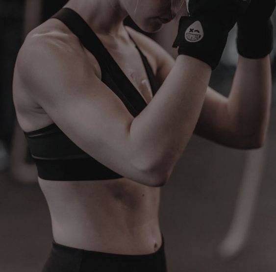 FangsAndEdges's tweet photo. *is in a local gym in midtown Manhattan as she's doing some more self-training before she goes on a mission later as requested by her client*

[#SeductiveSunday] https://t.co/hYE2QDRO8f
