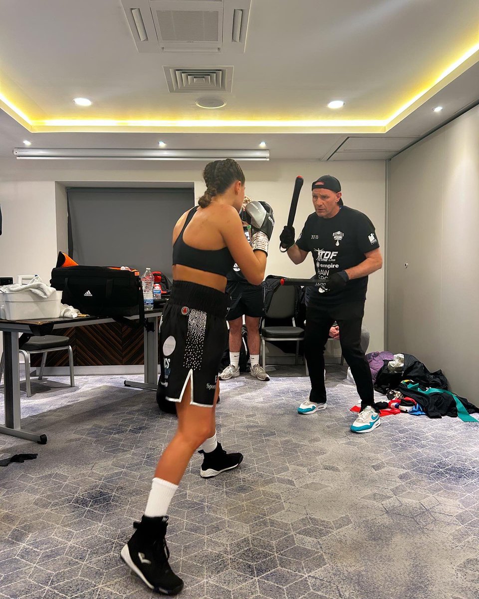 ToriellisW's tweet photo. I live for moments like these, chasing dreams ✨
Love for all my people that are there for me when it means the most ❤️
#TheTornado🌪️ #TTT https://t.co/Pedv3KH0qv