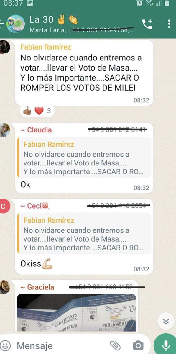 ElTrumpista's tweet photo. 🚨 Grupo kirchnerista organizado para robarle a Milei: “No olviden votar Massa y sacar o romper los votos de Milei”

Acto seguido gente cumpliendo esa “misión”

Democracia.. https://t.co/hDcplnbOse