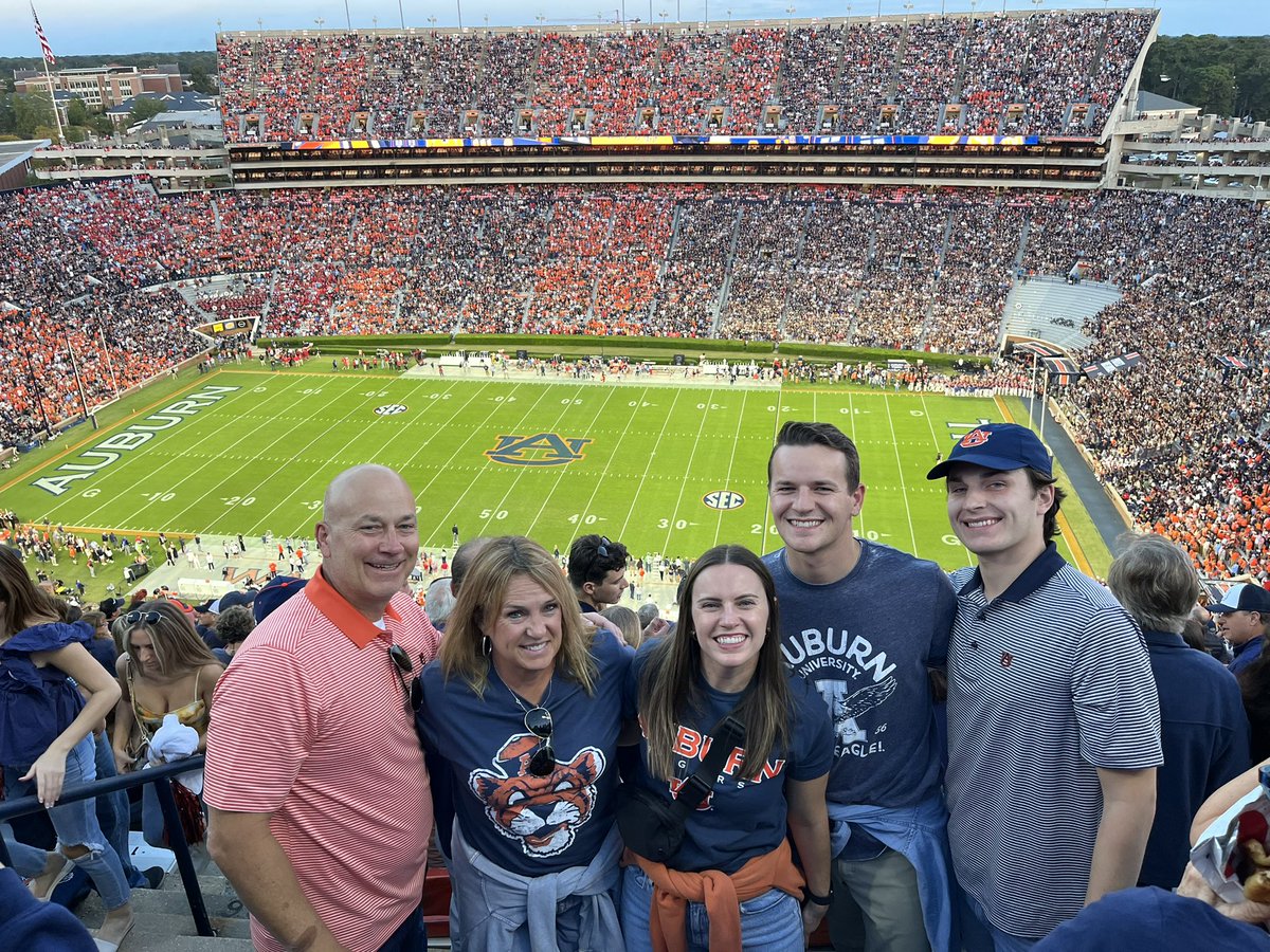 Great time visiting Connor at <a href="/AuburnU/">Auburn University</a>. SEC football &amp; environment are always great, as is being with my crew.  <a href="/AmyJKuntz/">Amy Kuntz</a> <a href="/alex_kuntz23/">Alex Kuntz</a> <a href="/sarah_ripa/">Sarah Ripa</a> Connor Kuntz, missing <a href="/nick_kuntz25/">Nick Kuntz</a> <a href="/hannahbartram4/">Hannah Bartram</a> &amp; Arch. #WarEagle