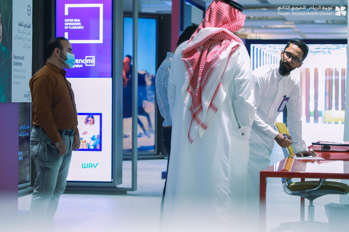 Cluster2_Riyadh's tweet photo. فريق صحة المجتمع بـ #تجمع_الرياض_الصحي_الثاني يُطعم منسوبي مجموعة سينومي ضد #الانفلونزا_الموسمية https://t.co/pUgBbHgxGR