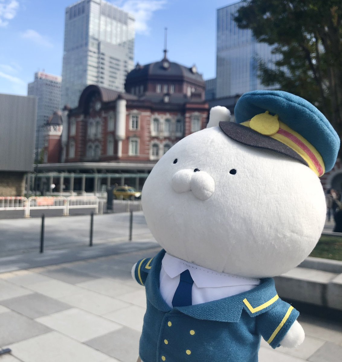skmr_29's tweet photo. LINE CREATORS SHOPは11月5日をもって閉店となります。寂しい…！😢
行ける方はぜひ見納めに🌼

５年間たくさんの方に訪れていただきありがとうございました！✨
だいじな思い出…🤲♡
(写真は現在のディスプレイとは異なります) https://t.co/KCbS9N0Iu0