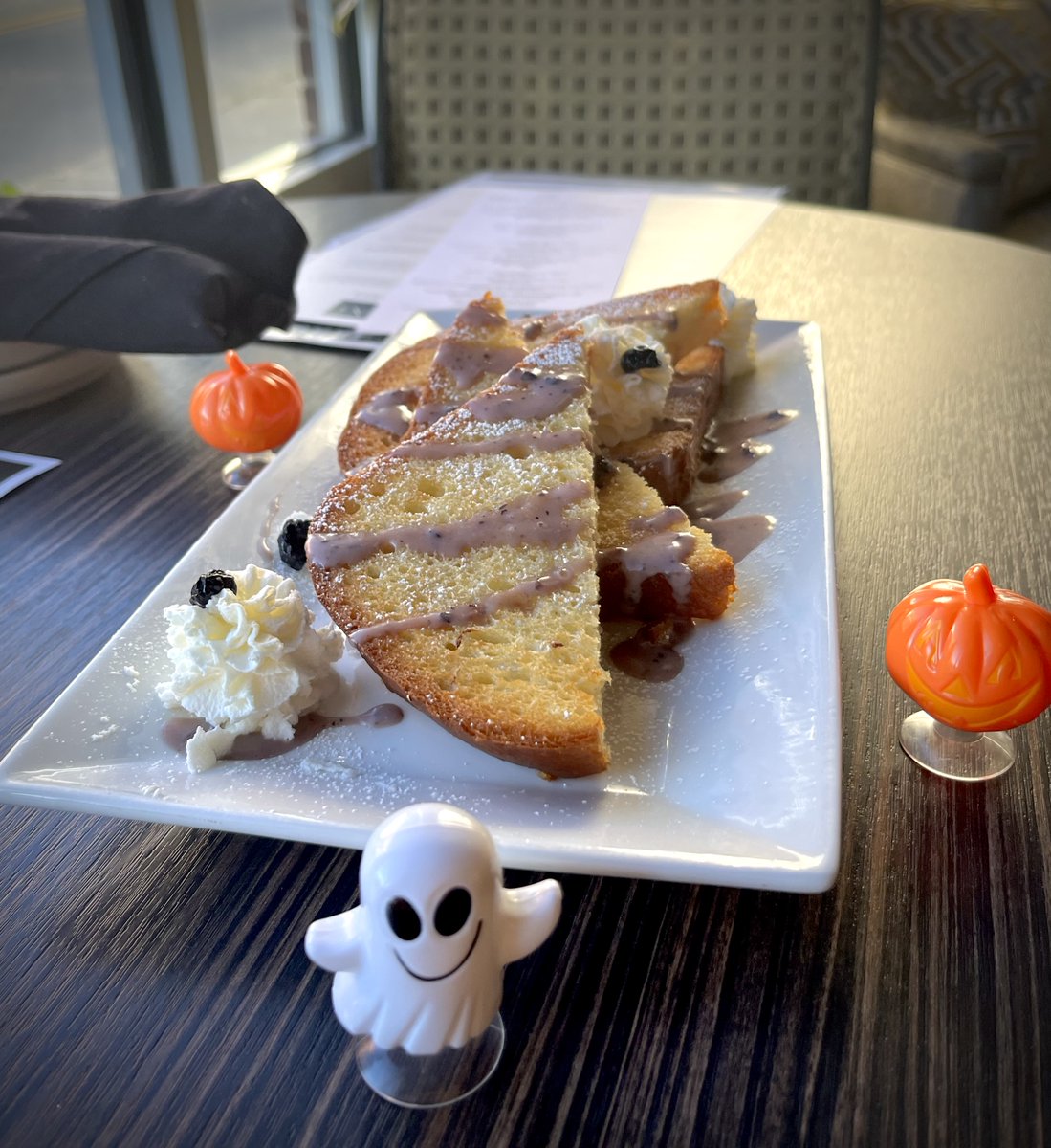 Boo Berry French toast du jour! 👻 
See you soon for #SundayBrunch! 

#undercurrentgso #triadlocalfirst #dgso #sogso #gsofoodie #greensboronc #downtowngso #nceats #frenchtoast #booberry