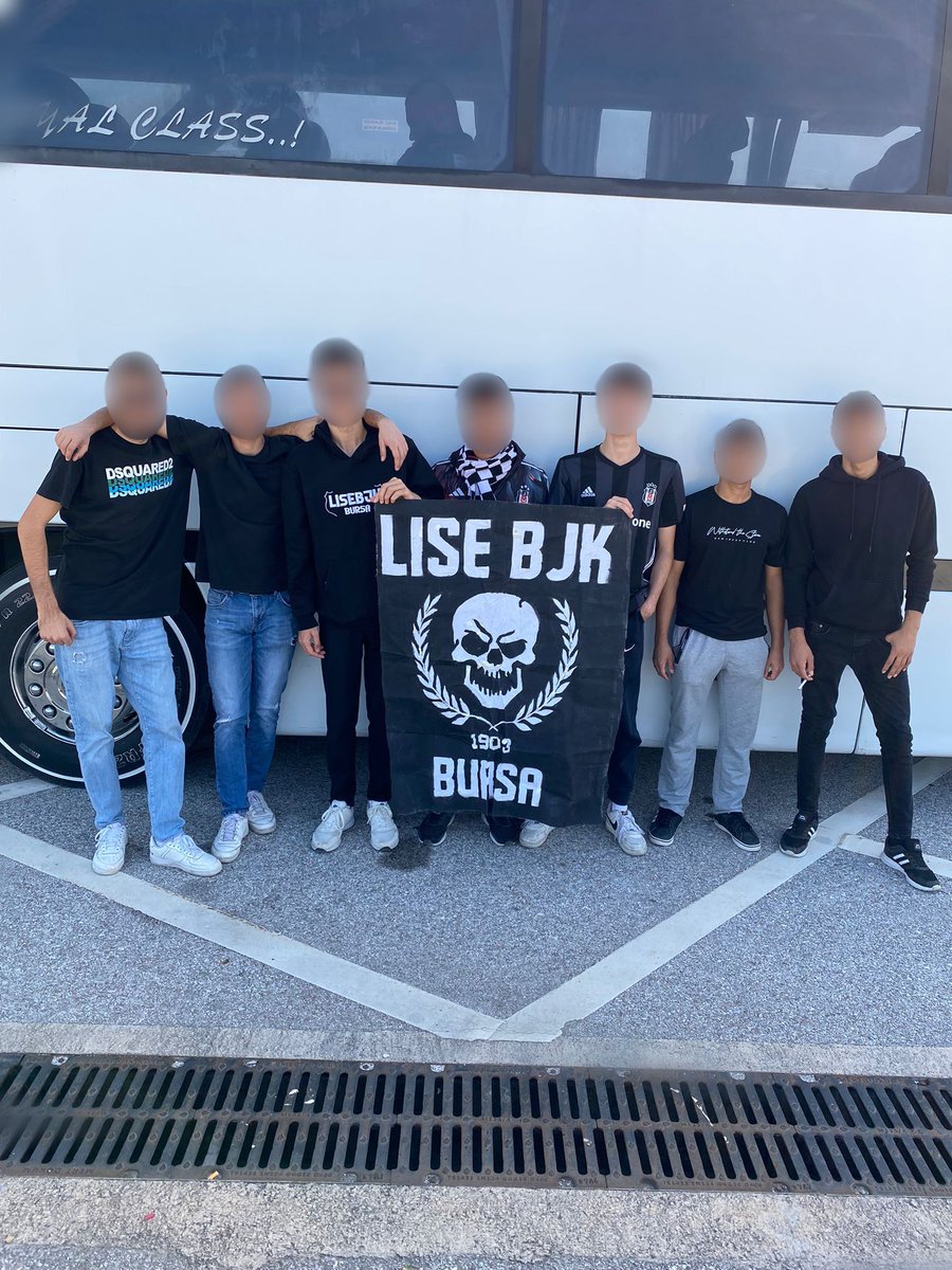 lisebjkbursaa's tweet photo. VAR OLDUKÇA LİSEBJKbursa
İNLEYECEK samiyen BEŞİKTAŞ DİYE! 
#LİSEBJK https://t.co/LHD0tt8yVD