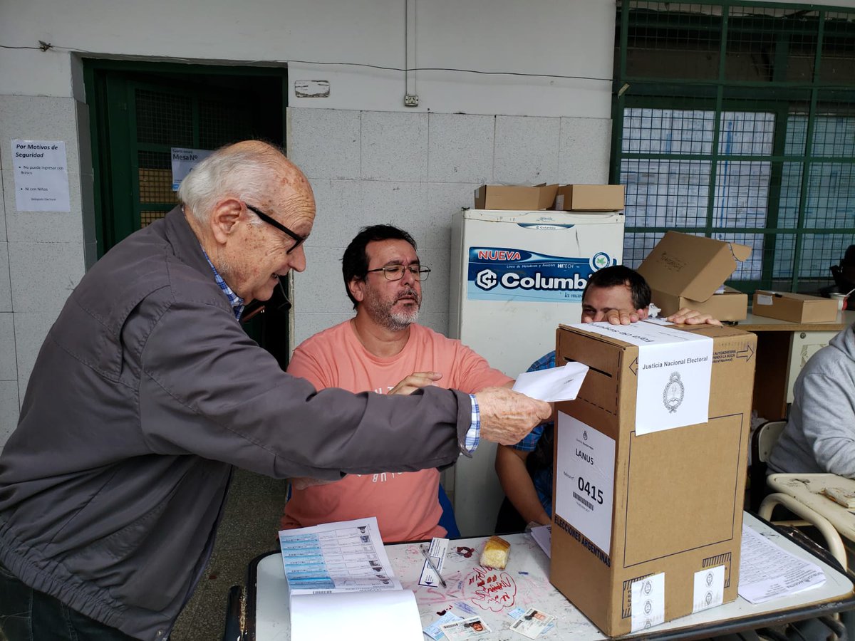 norsalva's tweet photo. A sus 91 años votando por un futuro mejor. Mi suegro, médico de profesión dedicado a sus pacientes y vecinos y olvidado por el Estado clientelista, la solución es más democracia, sin motosierras #EleccionesArgentina2023 #40añosdedemocracia https://t.co/M57sE54nhq
