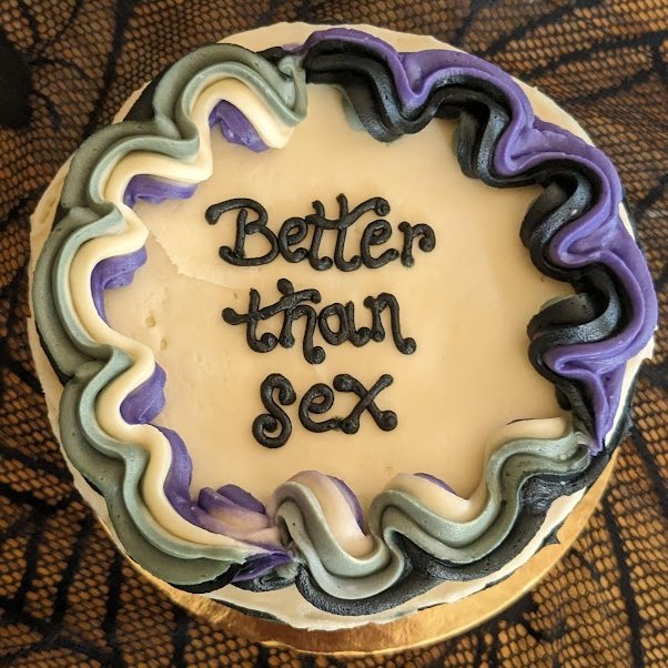 The_Ace_Couple's tweet photo. Happy #AceWeek! We've got our cake and we're ready to dig in! 🖤🤍💜
#AceCake #AceWeek2023 #Vegan #MudPieBakery https://t.co/6gtyFaClWs