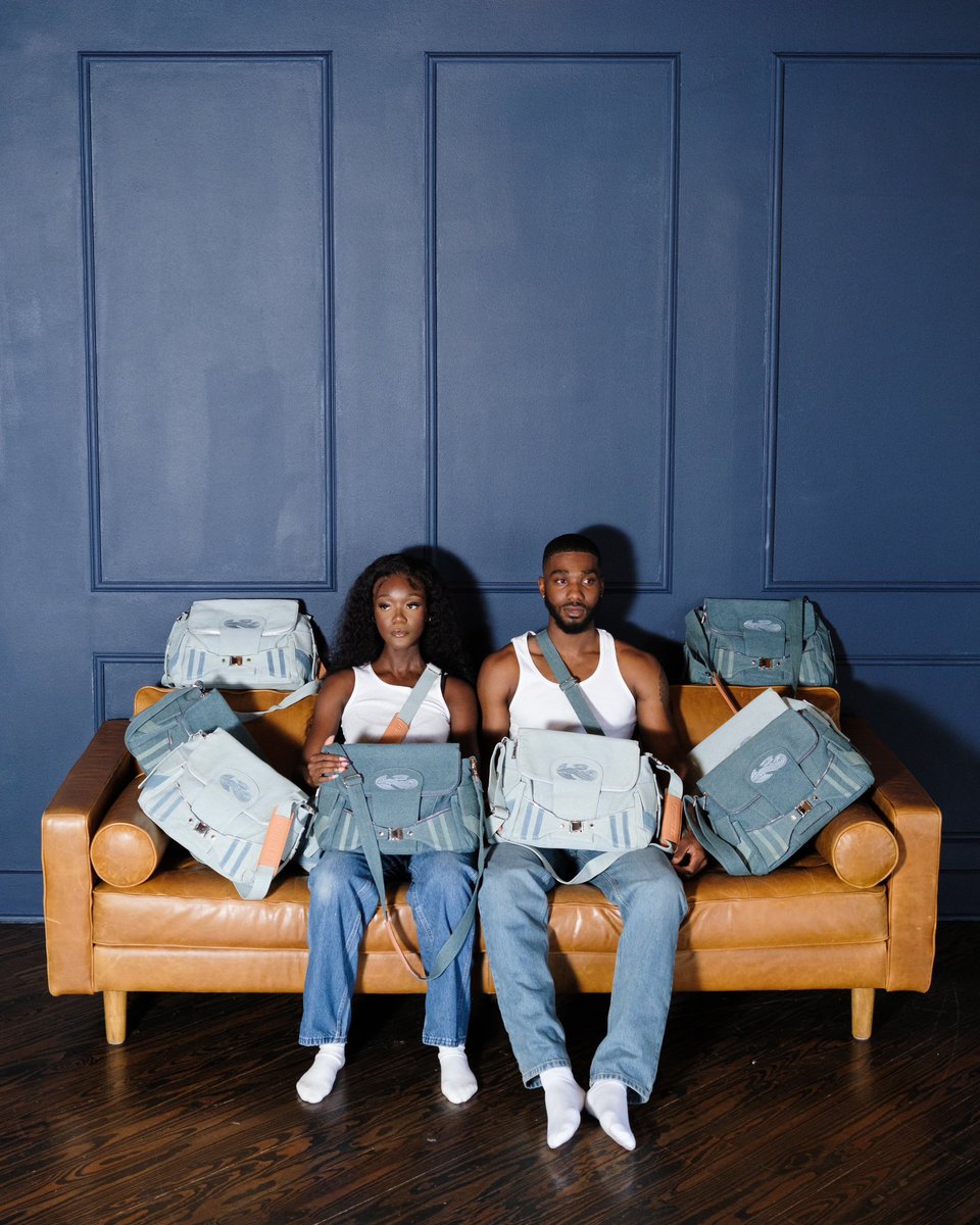 brittlooks's tweet photo. SHOT MY FIRST CAMPAIGN FOR MY BRAND 

THE INFINITY BAGS 

DROPPING NOVEMBER 5TH, 2023

https://t.co/TiaIxtNf1w https://t.co/TDqEIn2Wss