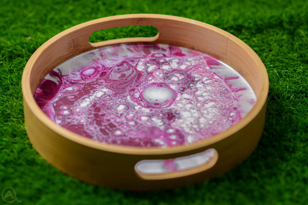 Aimi_Writes786's tweet photo. Epoxy Resin Wooden Tray 

Made with cells and Pouring Effect.

Shade: Pink and white
Size : approx 12 inchs

Can be used for serving and for decor as well.
Size,color and design can be customised.

#resintray #woodentray #orderwork #busimesswoman #onlineshop #artist #handmade https://t.co/LwZsAyUN4w