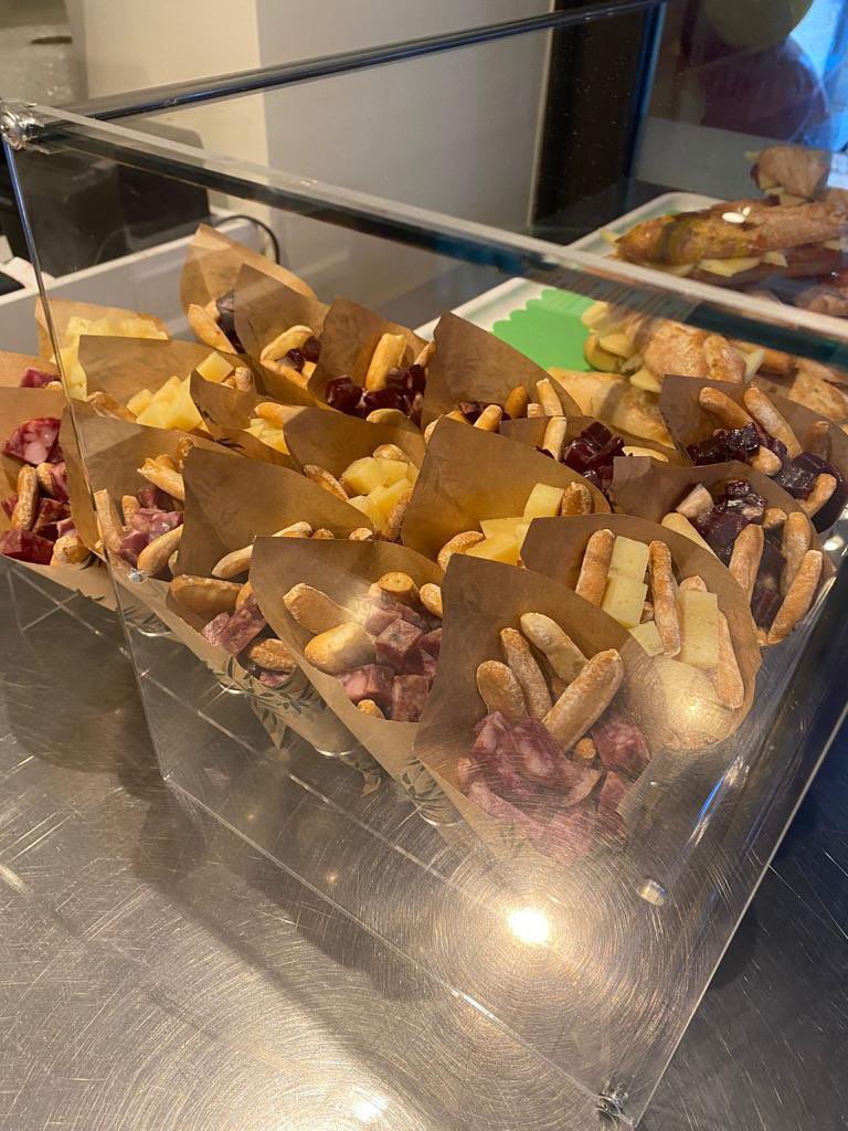 bm_prointegrada's tweet photo. Conoces la nueva iniciativa de @La_Salmantina
#SalmanGo, podrás disfrutar de los mejores bocados de calidad en el momento para llevar y tomártelos donde quieras!!
🫵🏼 Y tú, ya los has probado? https://t.co/OXW8Spbd6b