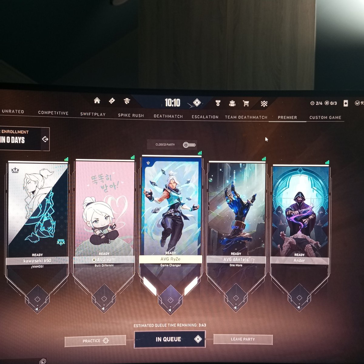 ivansanchez_25's tweet image. Que cojones hacemos smurfeando la lobby?