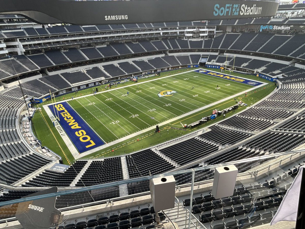 SamWithTheRams's tweet photo. It’s GameDay in LA. Let’s Rock the #RamsHouse
1. Let’s beat the Steelers in Rams Royal! 2. Let’s enjoy @hurricanenita with @itsdorothysucka with the hit “Victorious”. 3. At the half, we have the amazing duo of @OsheaJacksonJr and @icecube. This is #LABold! @RamsNFL https://t.co/0AGnkEM4b6