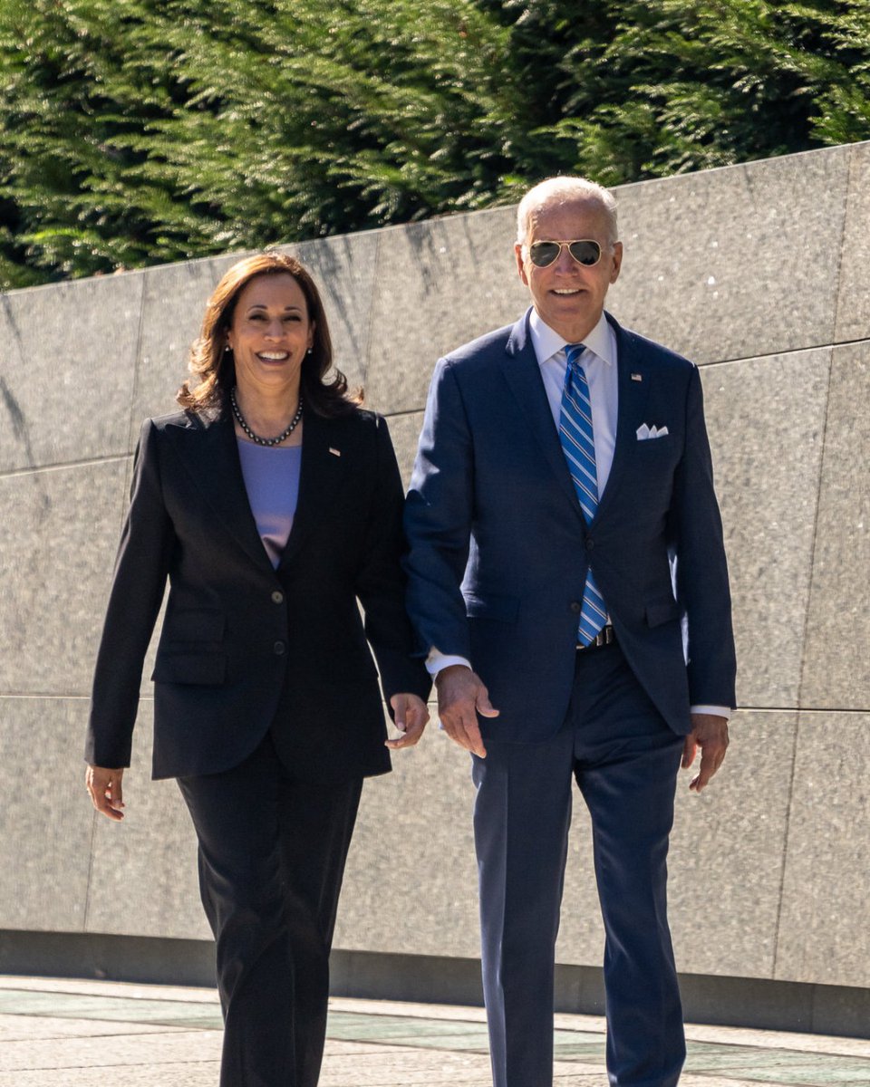 Kamala Harris tweet media