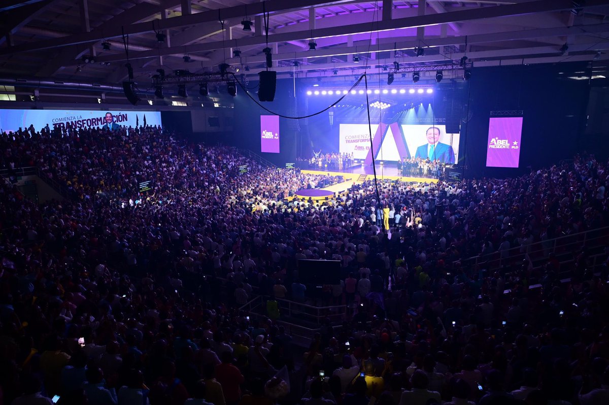 AlbertoTejeda_'s tweet photo. 🎉 Emocionante momento, en el acto de proclamación del próximo presidente @AbelMartinezD, celebramos el compromiso con un futuro mejor para nuestro país.

Juntos, trabajaremos para construir una nación más fuerte, justa y próspera. 
🇩🇴🙌 

#AbelPresidente 
#PLDConAbel https://t.co/3hAGH55TbW