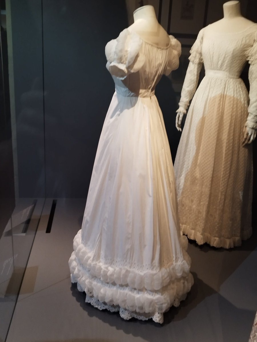 sitiojaneausten's tweet photo. Mr Tilney de #NorthangerAbbey ;) Para los que están en París o van a estar hasta el 2025, no hay que perdérselo (https://t.co/DLLfG4FR7j) #Moda #Fashion #Museline #DeEpoca #NotodoesJaneAustenperocasi #NorthangerAbbey #Regency #XIXmode https://t.co/KbrKUkWfAC