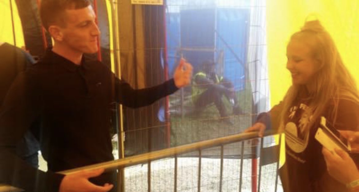 untilise3110's tweet photo. How excited was Lydia meeting @louisberry now a lady https://t.co/cwj6AXtSoD
