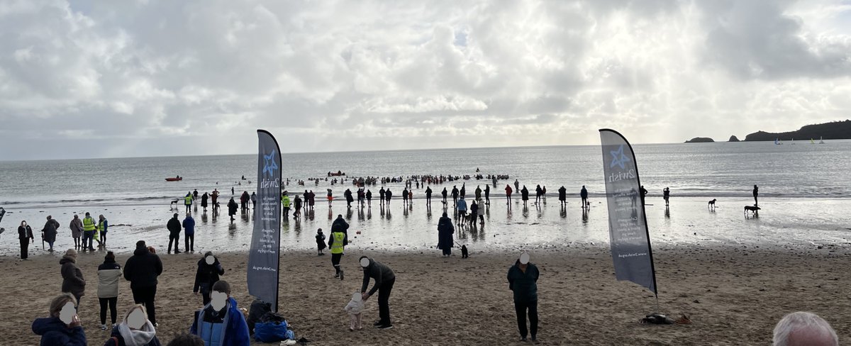 RCSaundersfoot's tweet photo. What a great morning, supporting the @2wishcharity with their #elephantdip at #CoppetHall
#CommunityChampions 
@Rotary1150  @RotaryWestWales https://t.co/KraKoEt7bC